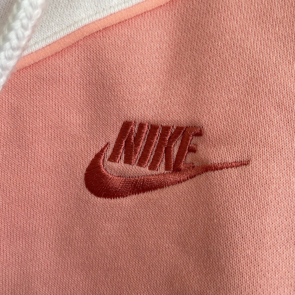 Nike Cropped 1/4 zip up sweater - Picture 3 of 3